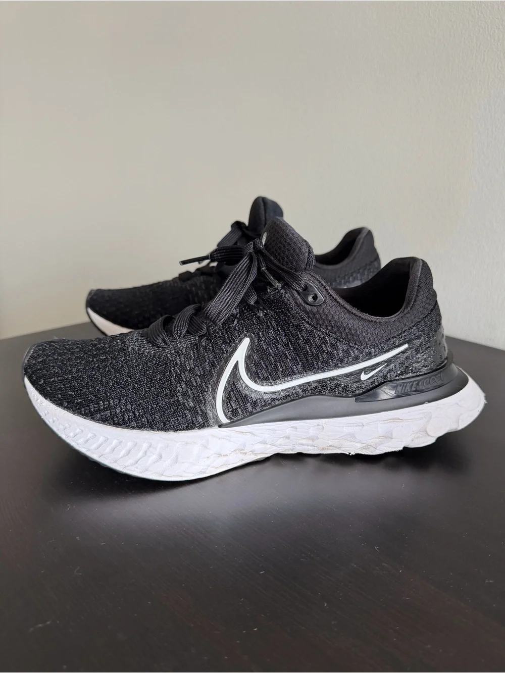 Nike Women’s React Infinity Run Flyknit 3 Black White Size 8.5
